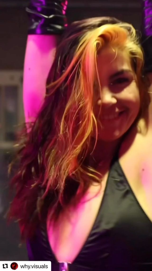 Are you ready to shine again in just two weeks 🤩
We cannot wait to see our queens rock the dance floor with the lead of Melissa Barlow😍
Footage by @why.visuals 
Dancer: @scyllaaathing 
•
#dancer #danceworkshops #femmeconfidence